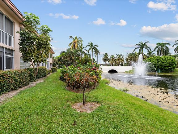 4th image of 1101 Bahama Bend #C1