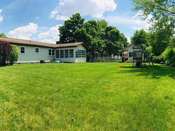 3rd image of 829 Savoie Ave