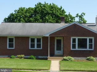 1016 E Main St, Annville, PA 17003