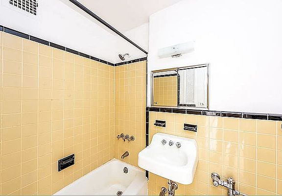 5th image of 409 E 87th St #4A