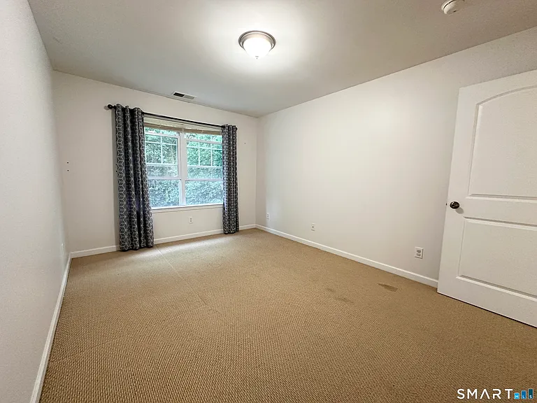 50 Lawrence Ave #50 — Photo 16