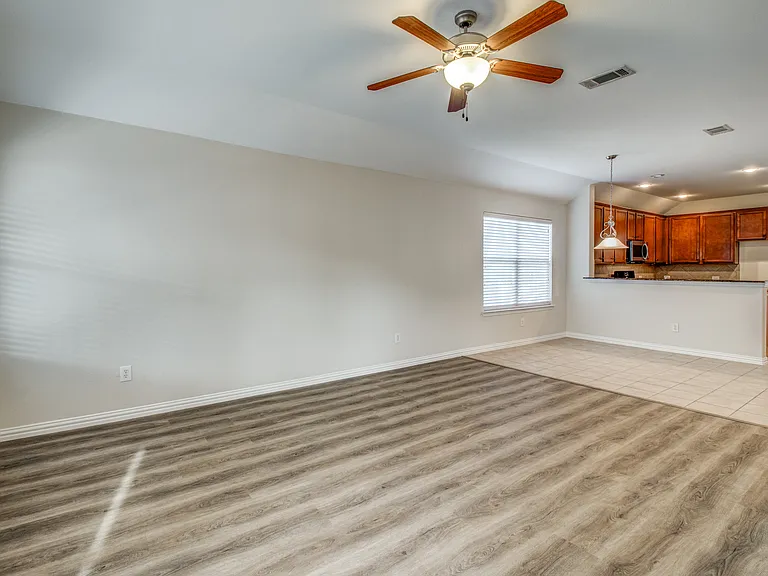 2100 Willow Creek Dr — Photo 22
