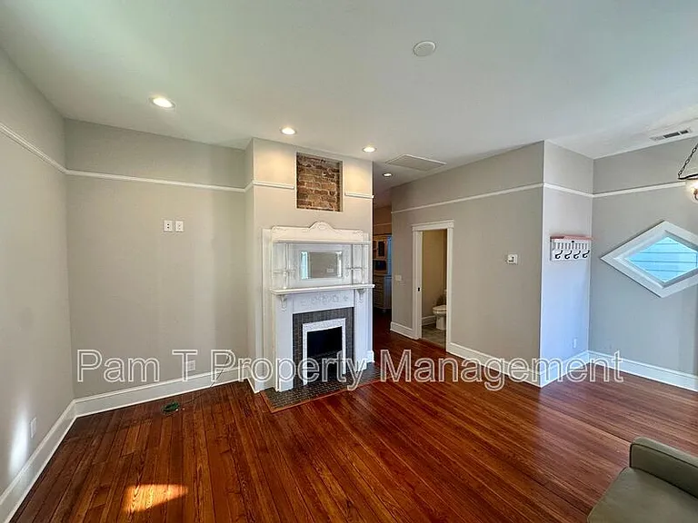 512 E 34th St — Photo 4