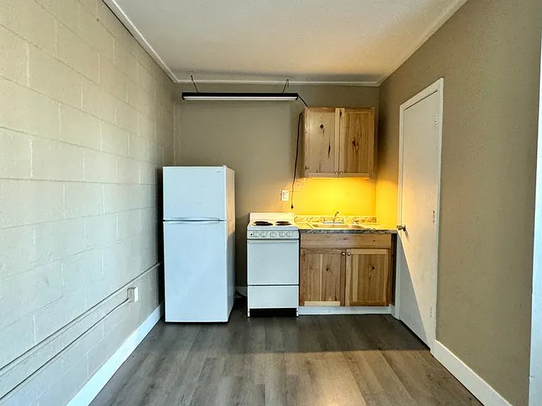 401 N Maple St #6 — Photo 5