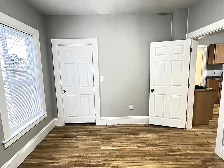 31 Ridgeway St #1 — Photo 9