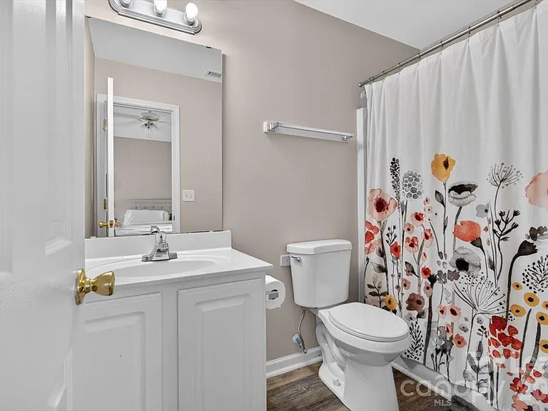 5705 Erin Dr — Photo 15