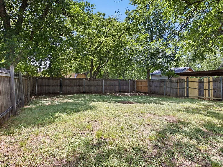 308 N Roe St #B — Photo 18