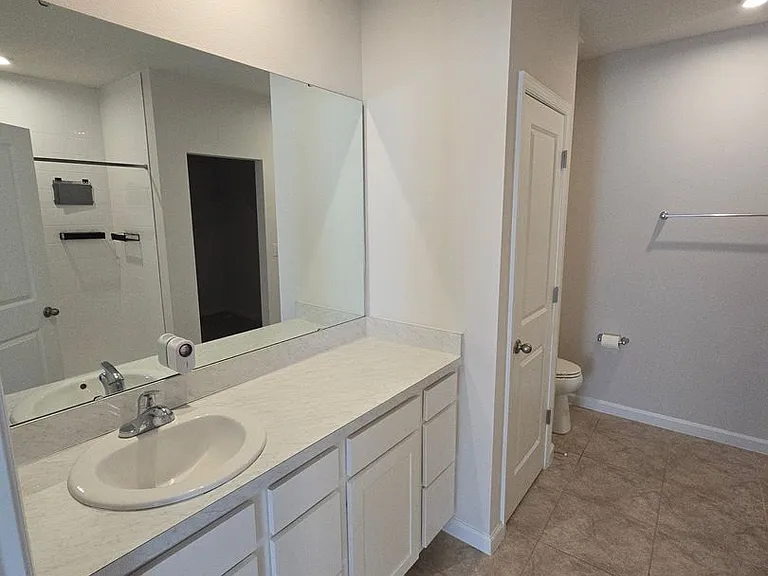 670 Eagle Landing Blvd — Photo 8