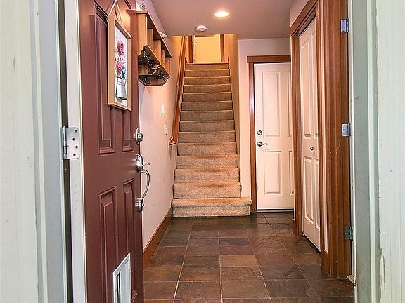 5th image of 13724 Midvale Ave N Unit B