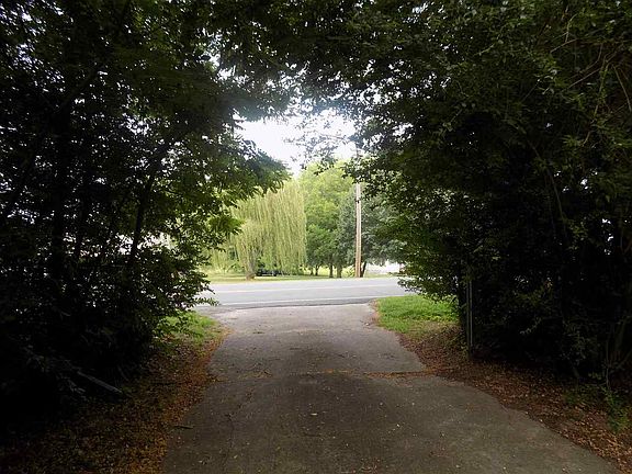 4th image of 3432 Millsfield Hwy