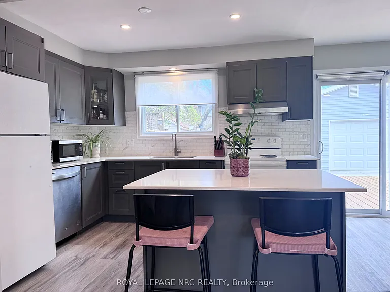 10 Lafayette Dr — Photo 7