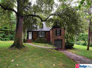 8210 Poppleton Ave, Omaha, NE 68124