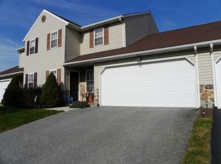 197 Strawberry St, Leola, PA 17540