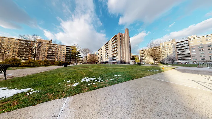 Sold by Remax Edge | media 25