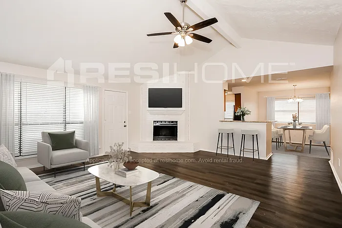 2400 Redbrook Ct — Photo 5