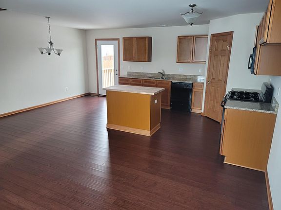 4th image of 2935 Meadowlark Ln