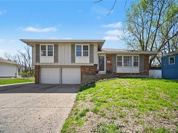6403 E 120th Ter, Grandview, MO 64030