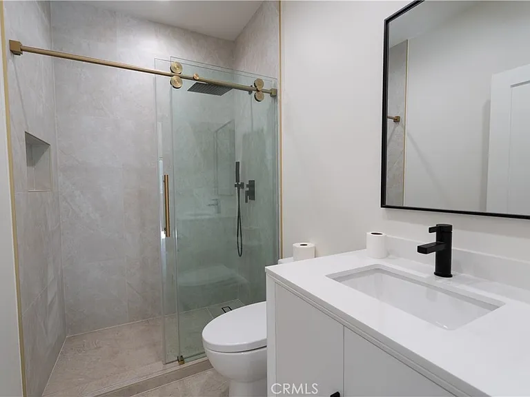 13500 Bessemer St — Photo 11