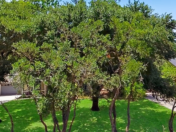 4th image of 109 CIBOLO CROSSING DR