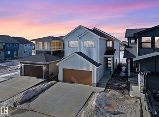 2524 211th St NW, Edmonton, AB T6M2P3