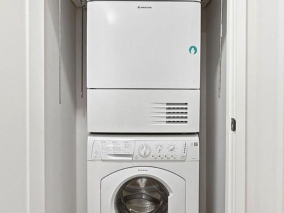 5th image of 1557 Lexington Ave #4A
