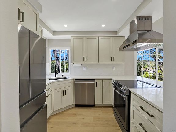 3rd image of 13427 Tiverton Rd
