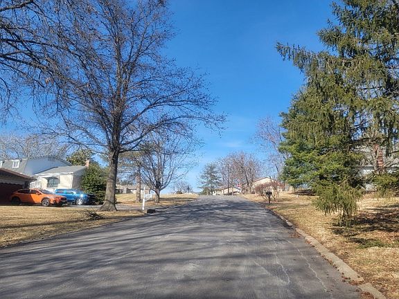 5th image of 290 Prince Towne Dr