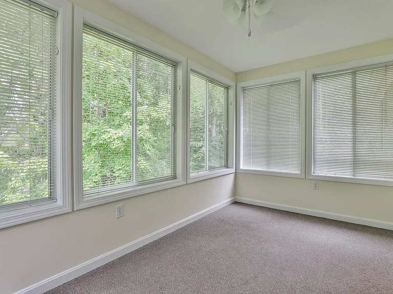 4 Myopia Ln — Photo 18