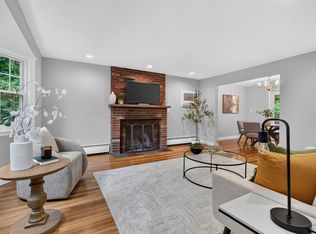 25 Gray Ter, Bedford, MA 01730