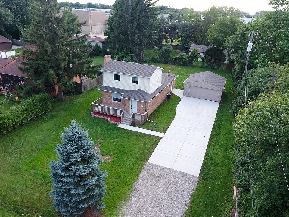 2nd image of 46889 Nursery St
