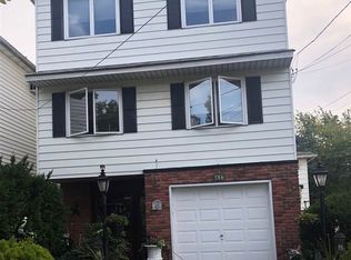 186 W 17th St #2, Bayonne, NJ 07002