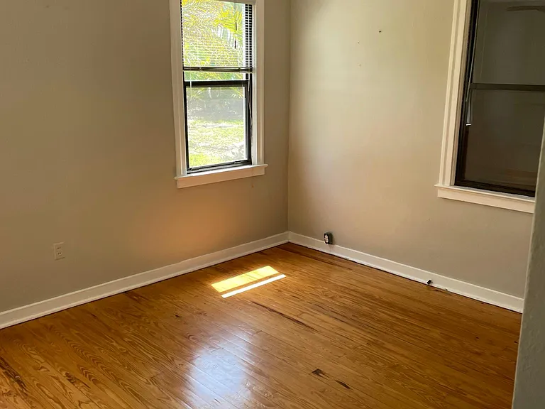 2123 University Blvd S — Photo 14