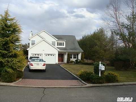 1st image of 2 Peyton Pl