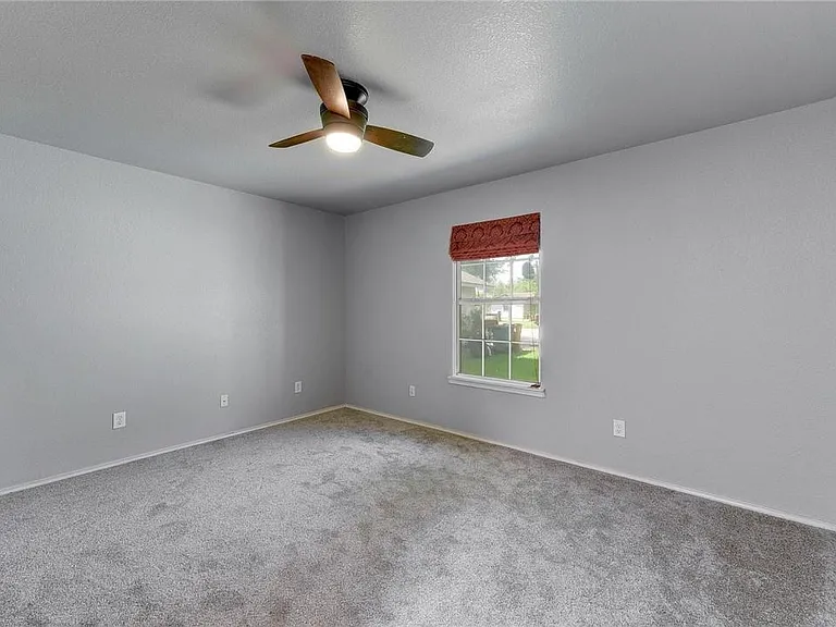 6402 Santos St — Photo 17