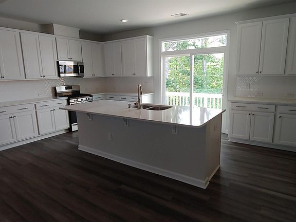 4th image of 2943 Sunflower Rd