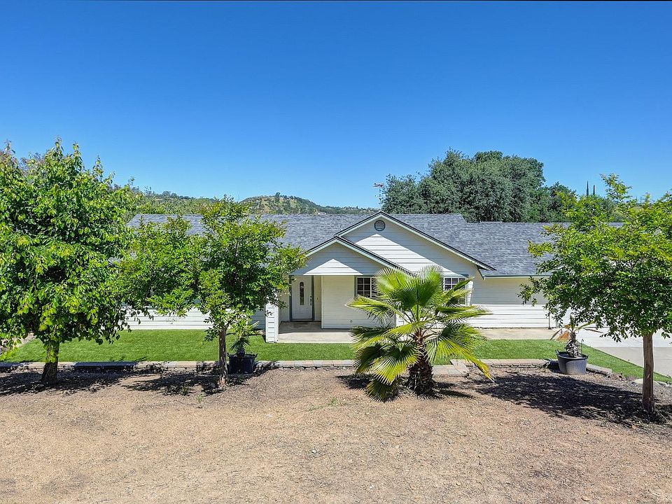 1st image of 3076 Heinemann Dr