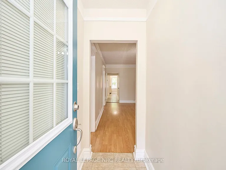 4592 6th Ave — Photo 6