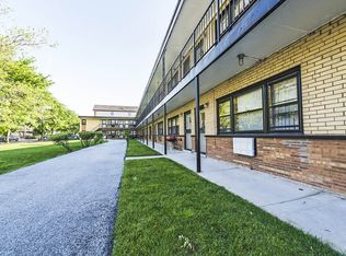 7925 S Phillips Ave #3B, Chicago, IL 60617