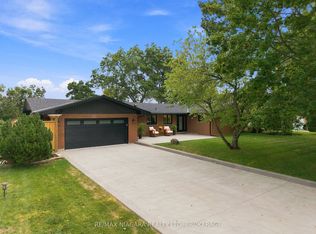38 Royal Henley Blvd, Saint Catharines, ON L2N 4S1