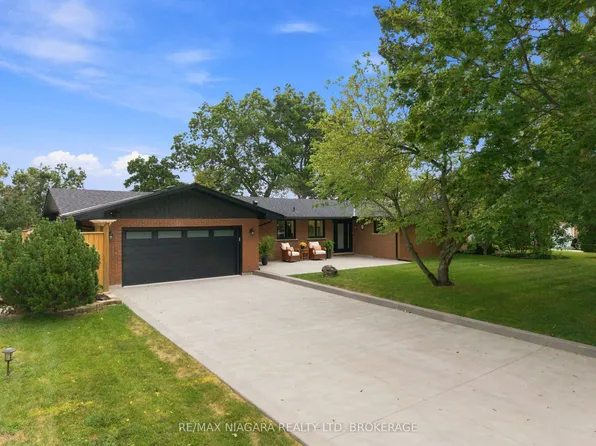 38 Royal Henley Blvd, Saint Catharines, ON L2N 4S1