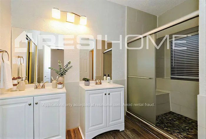 809 Ashmount Ln — Photo 14
