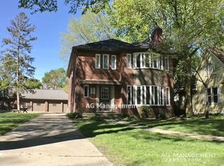 487 Neff Rd, Grosse Pointe, MI 48230