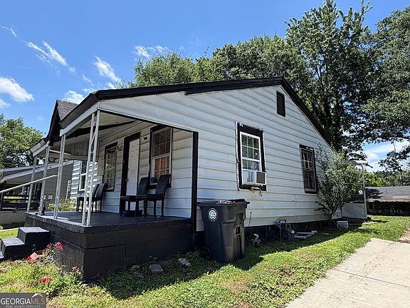 2nd image of 1067 Desota St