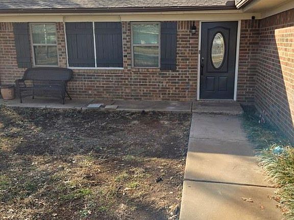2nd image of 119 N Penny Ln