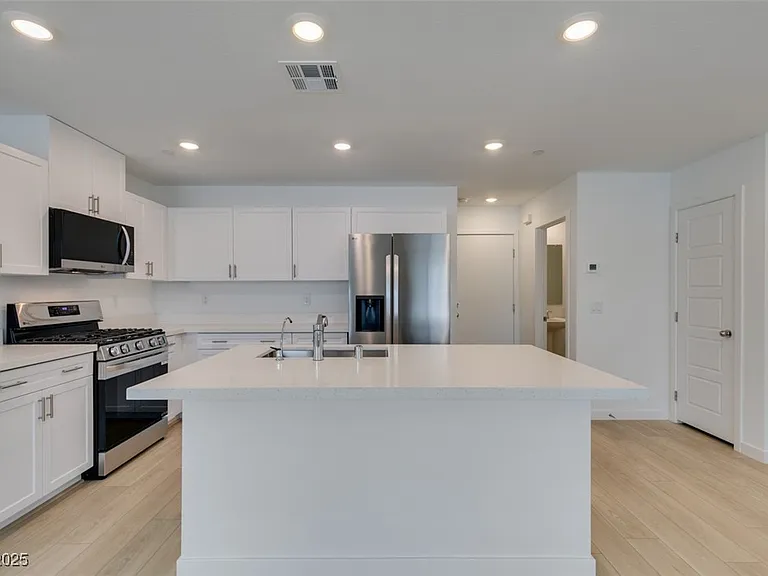945 Jigglypuff Pl — Photo 20