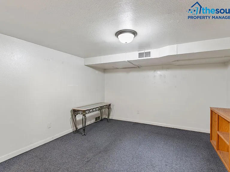 1020 16th St #B — Photo 11