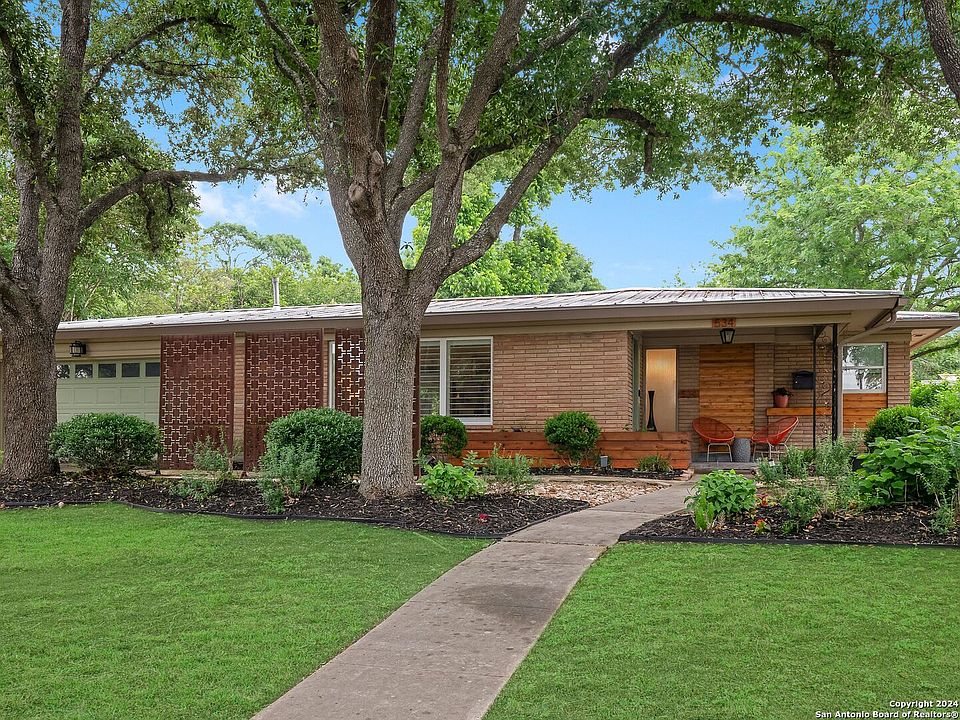 1st image of 534 OAKLEAF DR