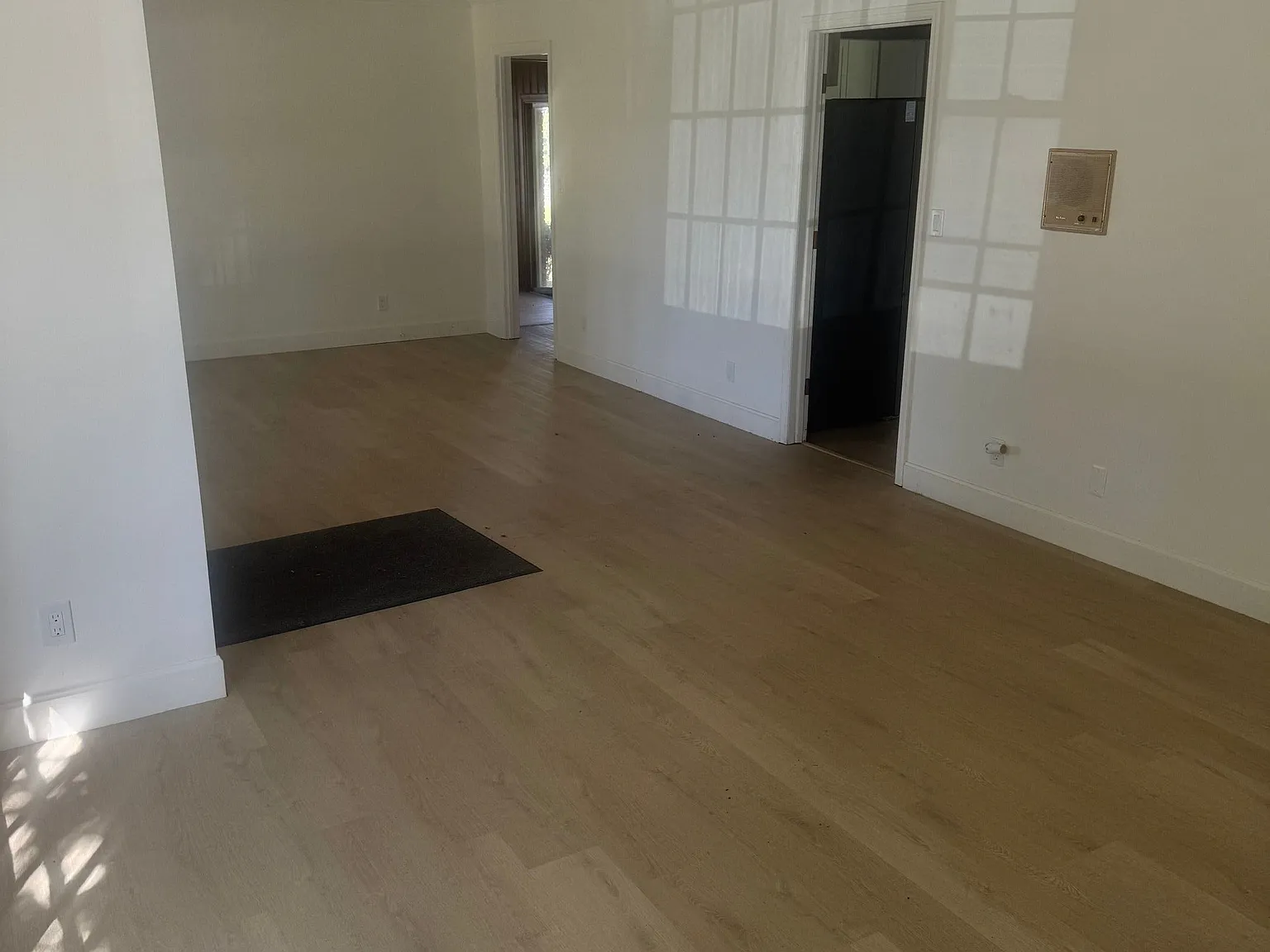 3 bed, 2.5 bath, 1900 sqft, $1,700 — Photo 4