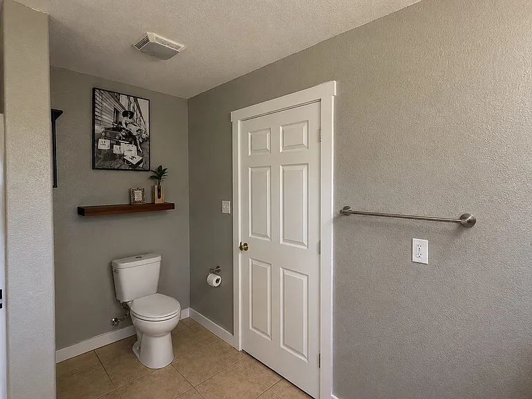 3504 & 3508 E Louisville St #3504 — Photo 11