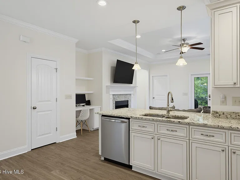 1306 Old Folkstone Rd — Photo 21